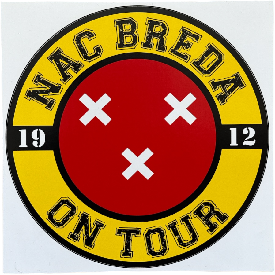 Ronde sticker met een gele buitenring en zwarte accenten. In de gele ring staat bovenaan 'NAC BREDA' en onderaan 'ON TOUR' in zwarte letters. Links en rechts in de ring staan de cijfers '19' en '12'. In het midden is een rood vlak met drie witte Andreaskruizen, lijkend op de vlag van Breda, afmetingen 22cm rond.